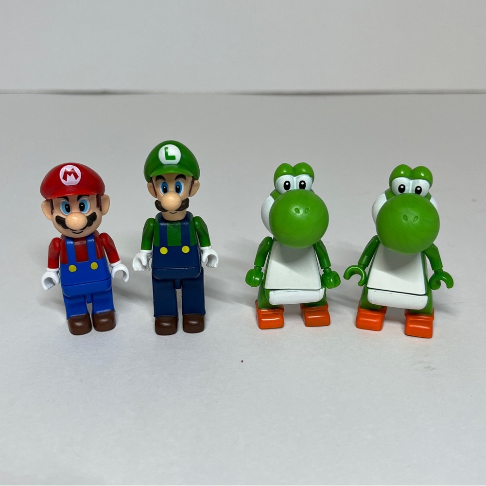 2011 Knex Nintendo Super Mario Bros Luigi & Yoshi Action Figure Lot Mini Set